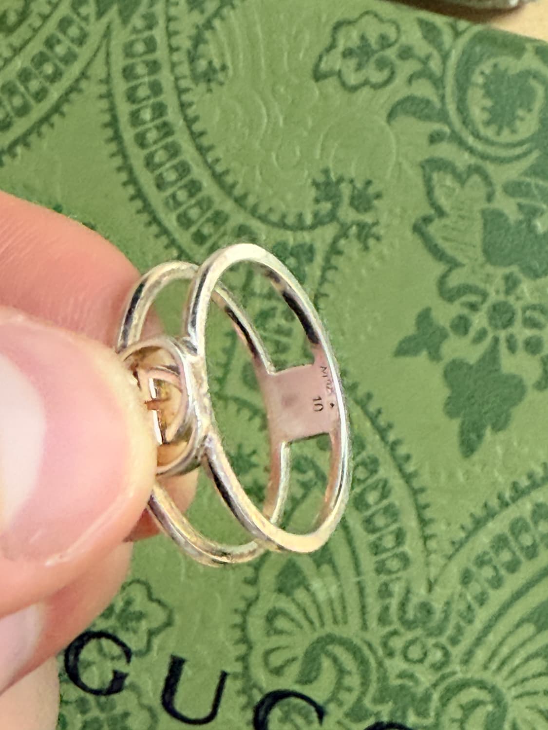 구찌 인터로킹 G씬 오픈 밴드 실버 반지 상품이미지4