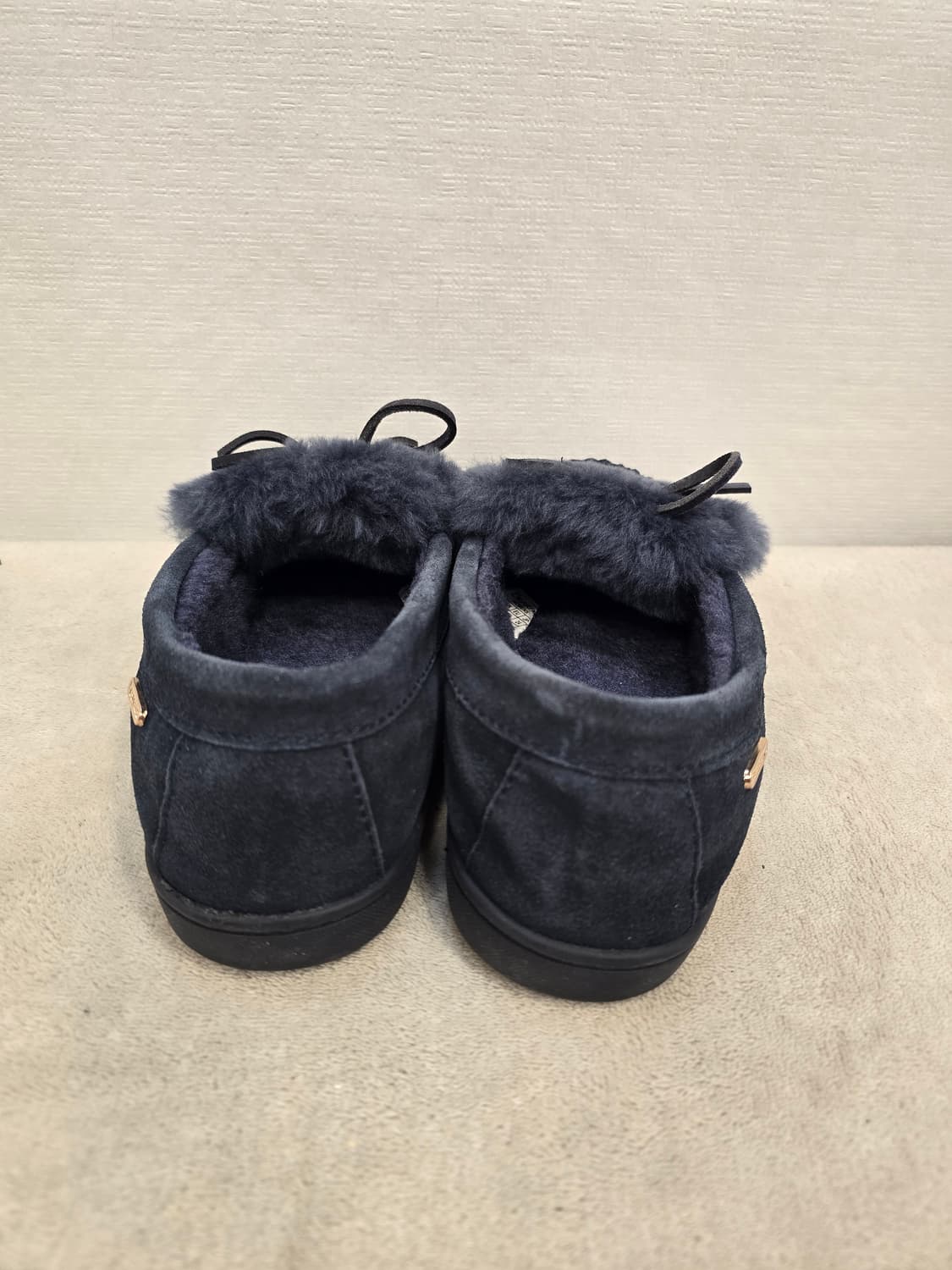 베어파우 여성 퍼 모카신 네이비 240 상품이미지5