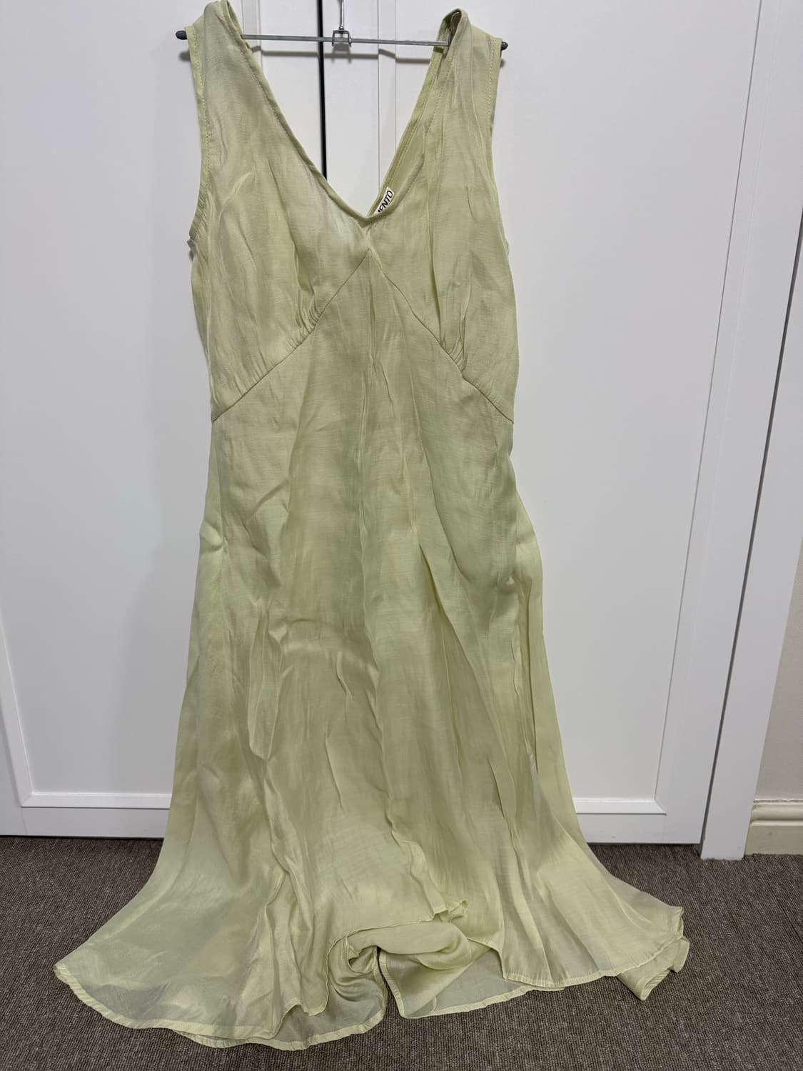 [파르티멘토우먼] 언발란스 슬리브리스 원피스  상품이미지1