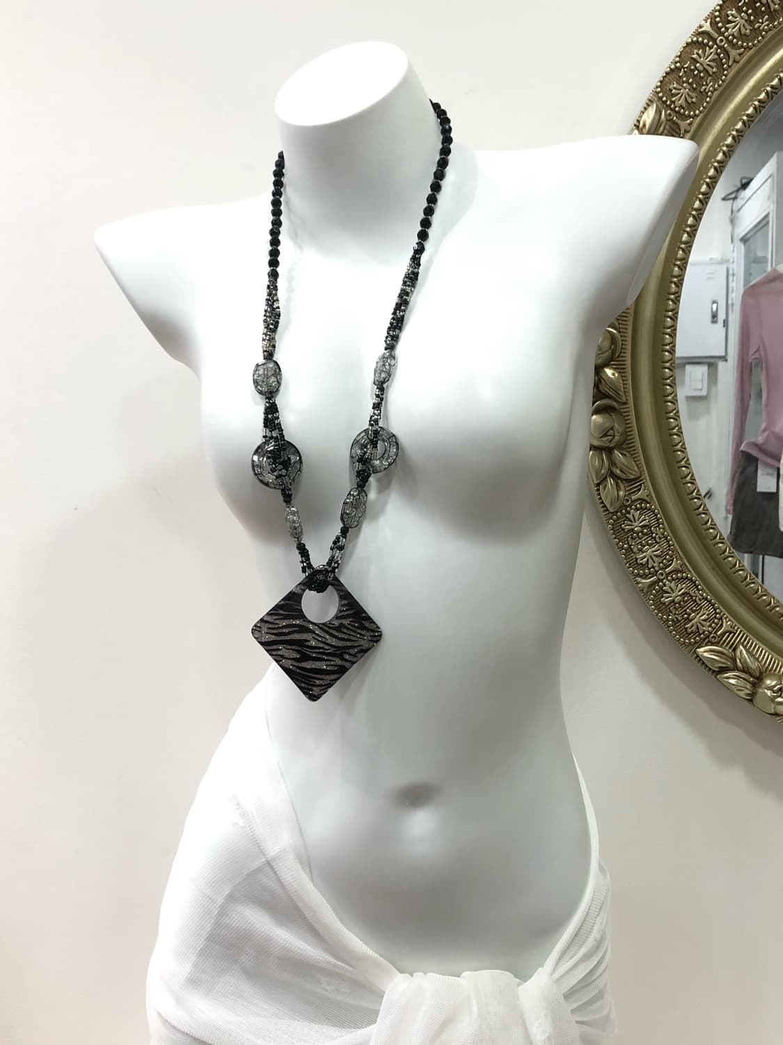 black beads zebra pendant necklace 상품이미지2