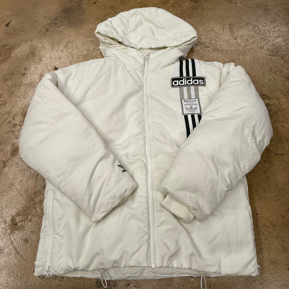 아디다스 화이트 숏패딩  상품이미지2