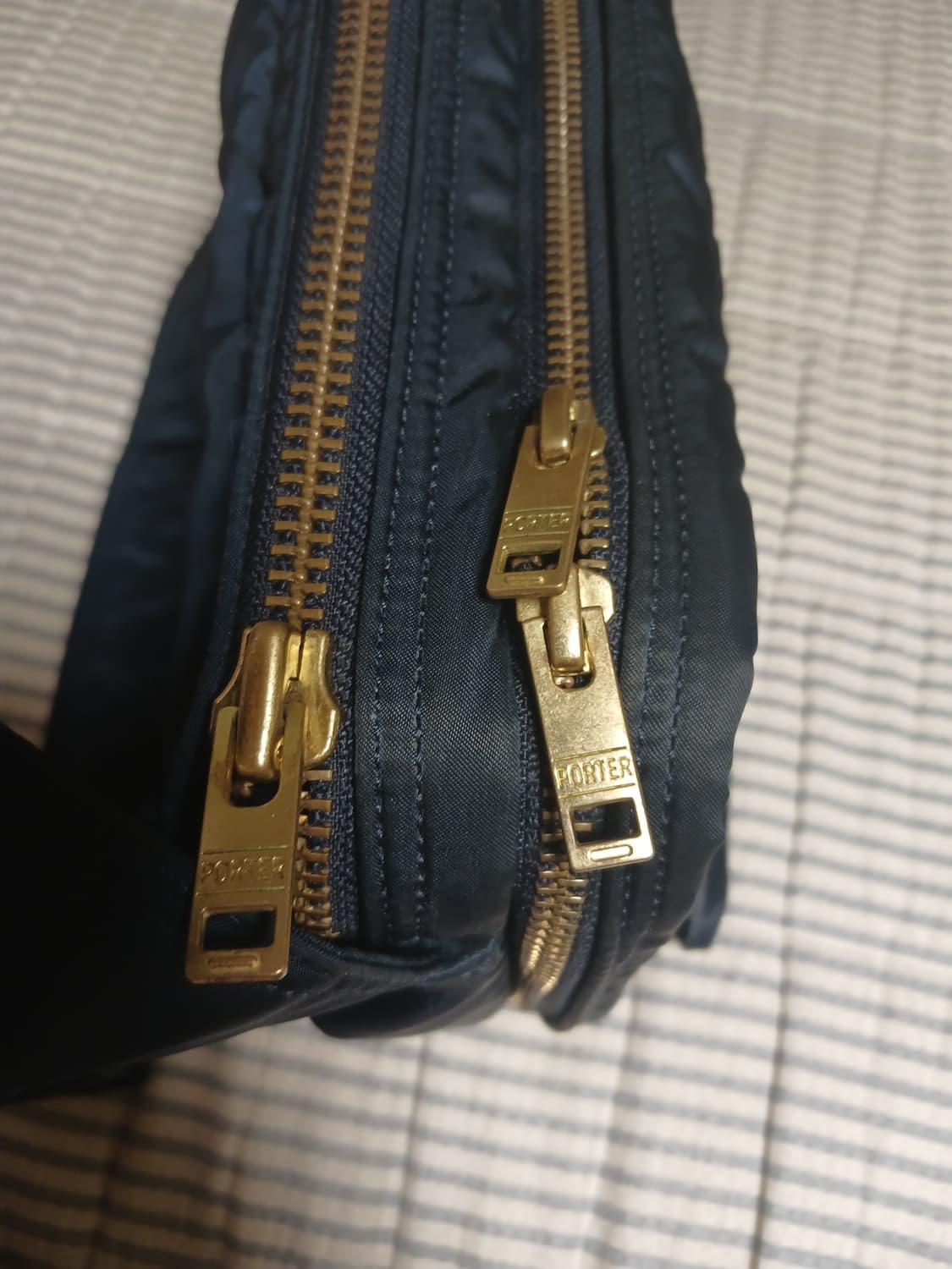 요시다포터 탱커 숄더백 s사이즈 네이비 팝니다 상품이미지6