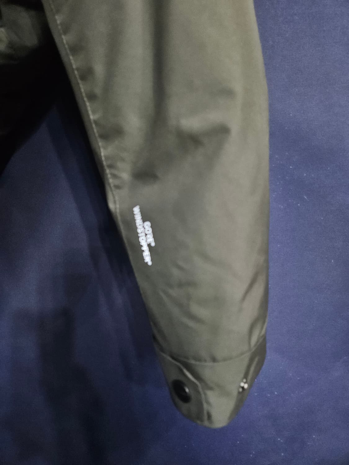 고어 윈드스토퍼 다크카키컬러 남성 100 구스다운 패딩  상품이미지5