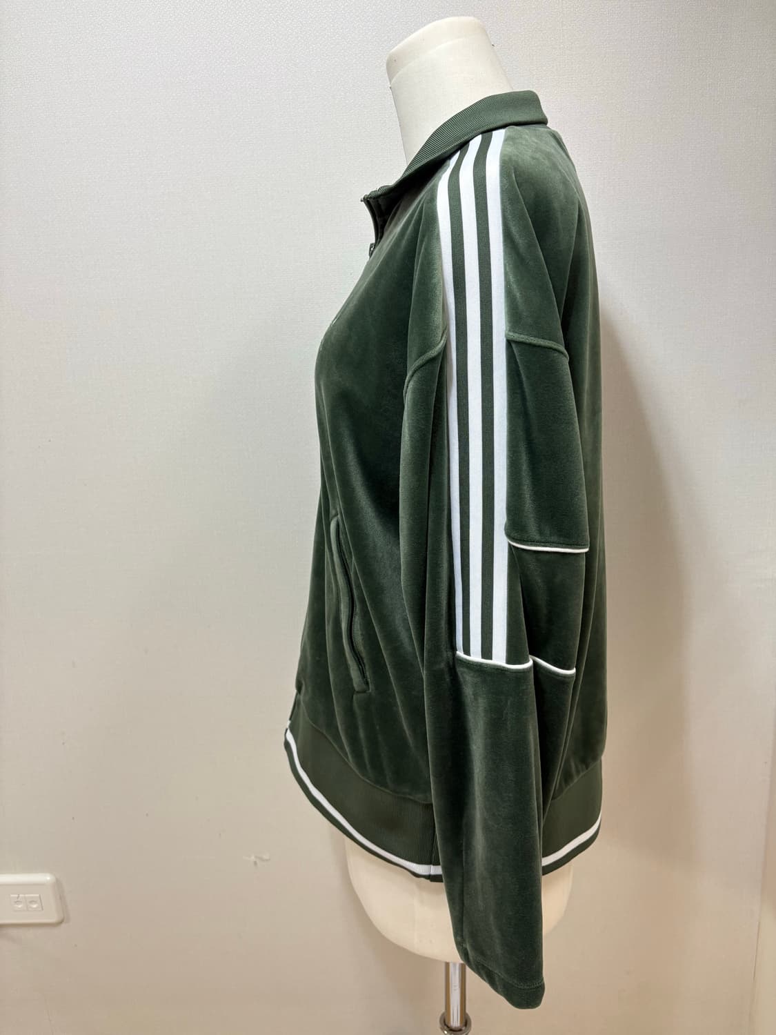 아디다스 adidas original 그린 벨벳 져지 상품이미지2