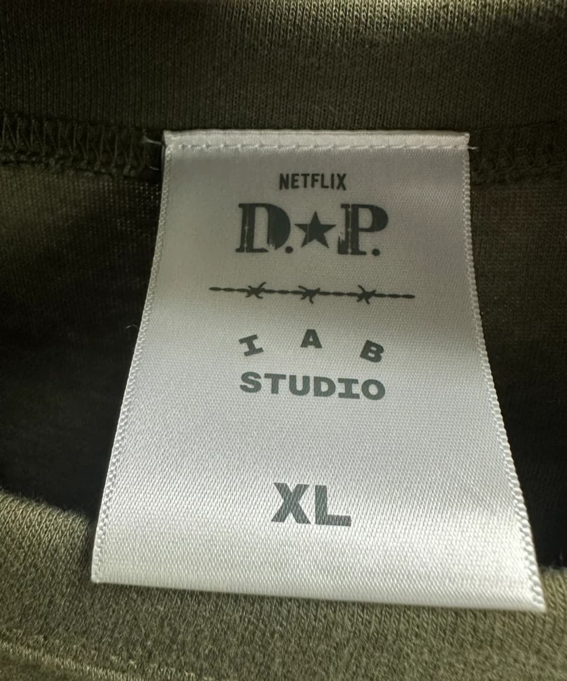 아이앱스튜디오 넷플 D.P. 콜라보티셔츠 XL 상품이미지3
