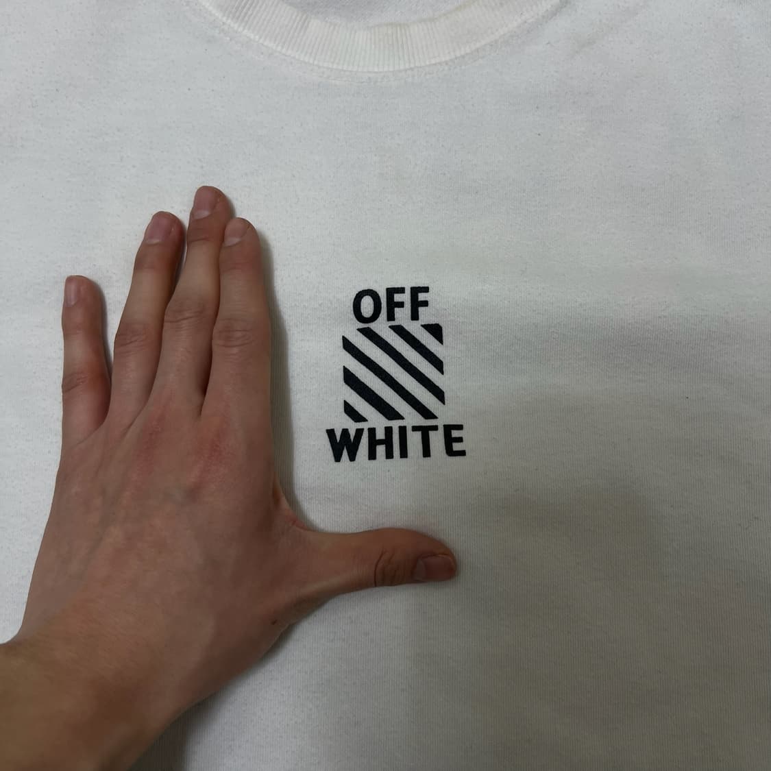 오프화이트 백프린팅 빅로고 반팔티 M  상품이미지5