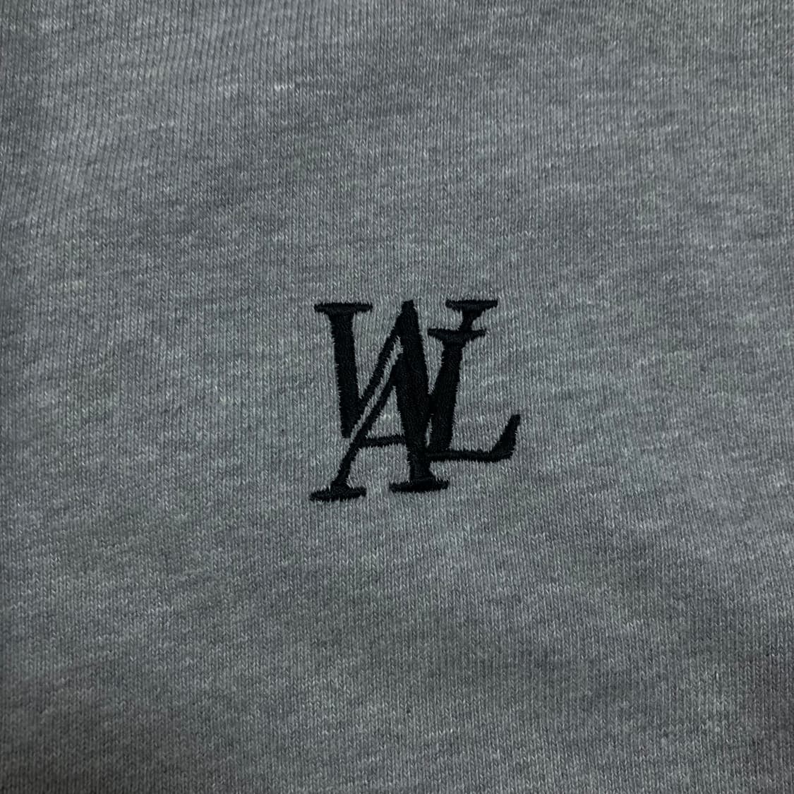 우알롱 스몰 로고 그레이 미니멀 후드 집업 상품이미지2