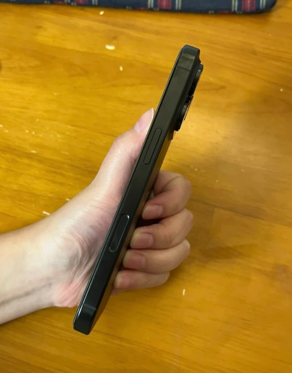 아이폰 16pro 블랙 티타늄 256GB 상품이미지4