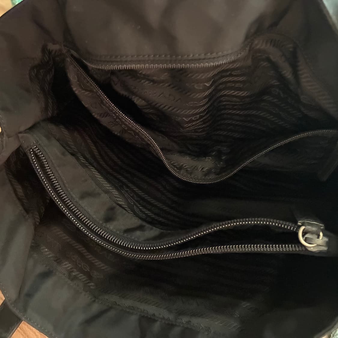 프라다 빈티지 가방 판매합니다. (개런티카드 O) 상품이미지3