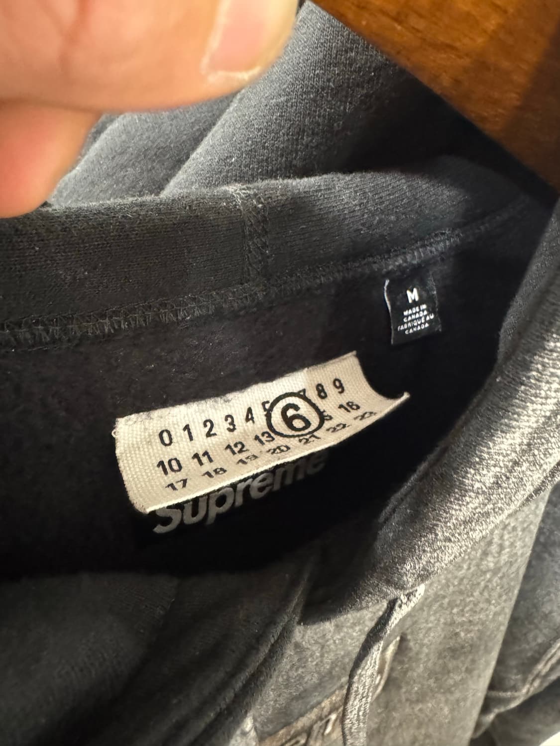 슈프림xMM6 메종마르지엘라 포일 박스 로고 후드티 (M) 상품이미지6