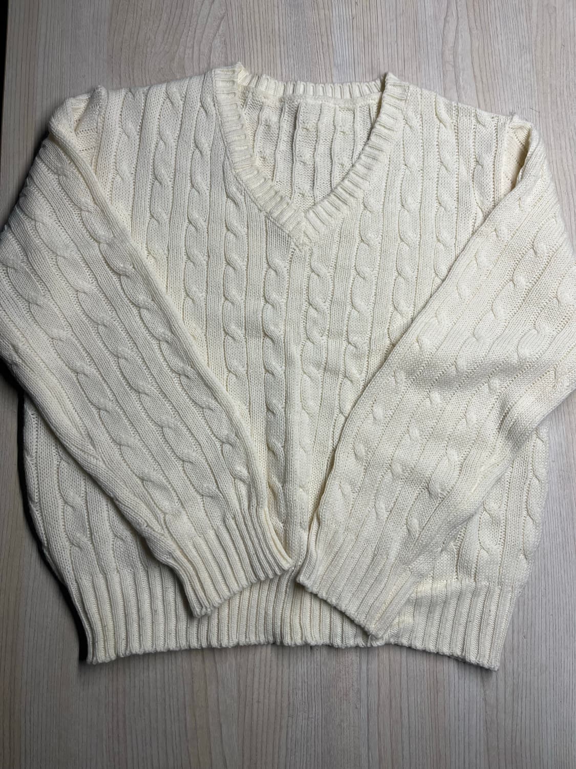 ivory V-neck neat 상품이미지1