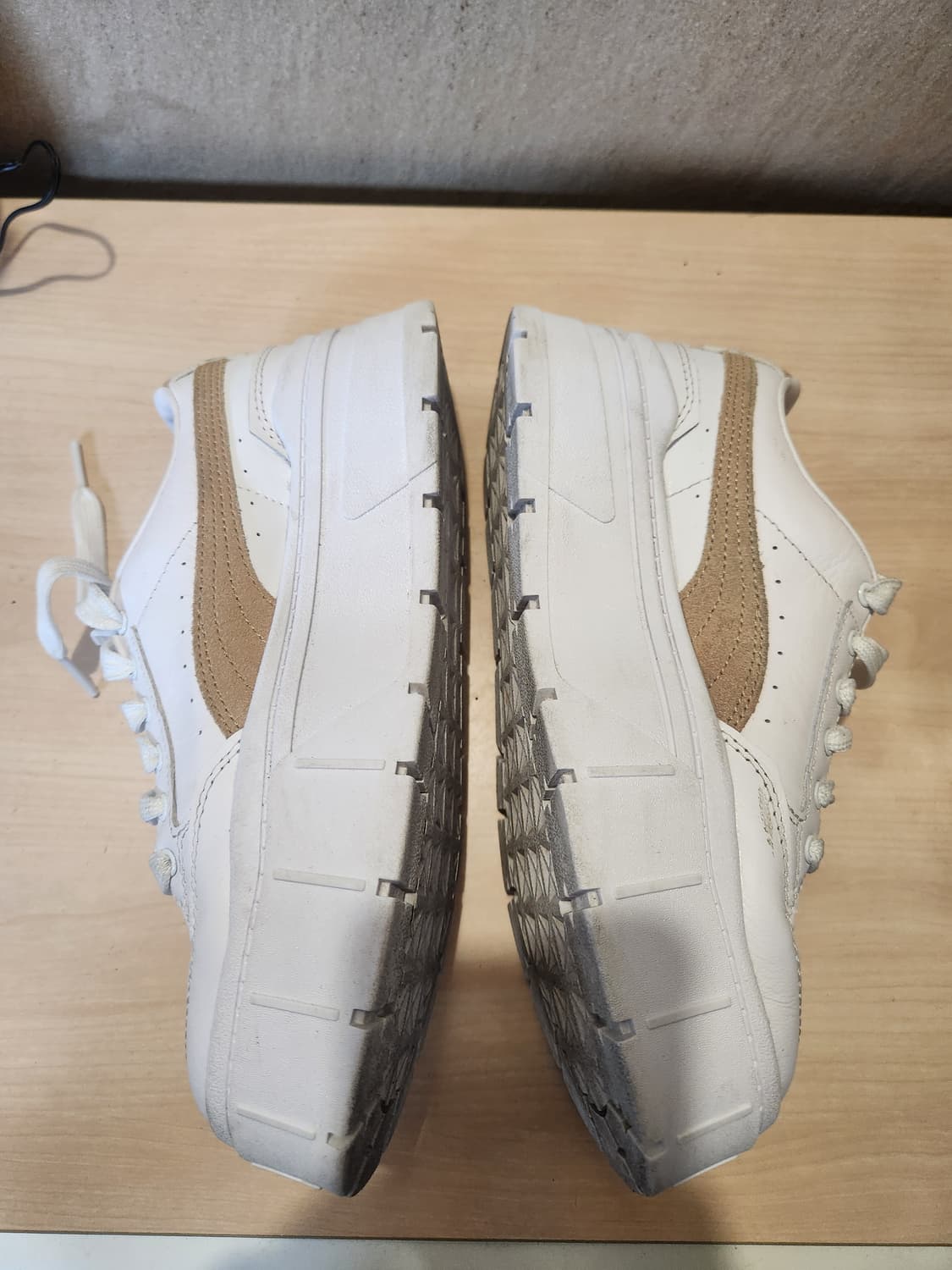 “[PUMA ] 퓨마 플랫폼 스니커즈 화이트베이지 24cm (컨디션  상품이미지5