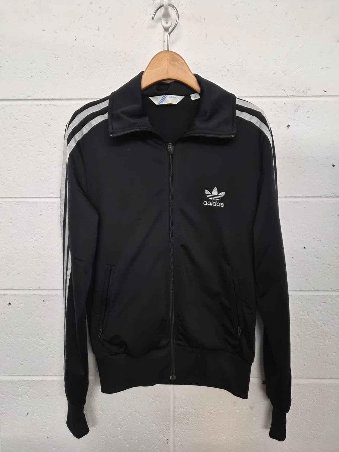 우먼 95) 아디다스 파이어버드 크롭져지 검/은 져지 팝니다 상품이미지1