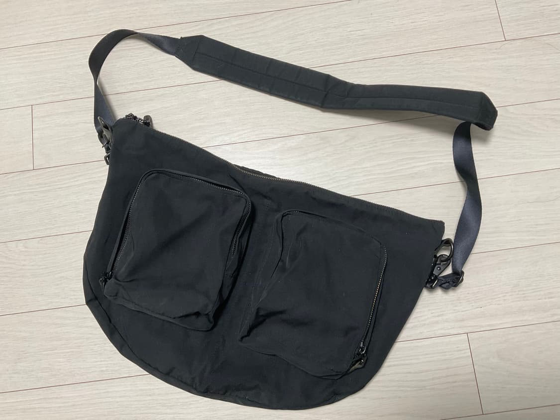 아미아칼바 크로스백 상품이미지1