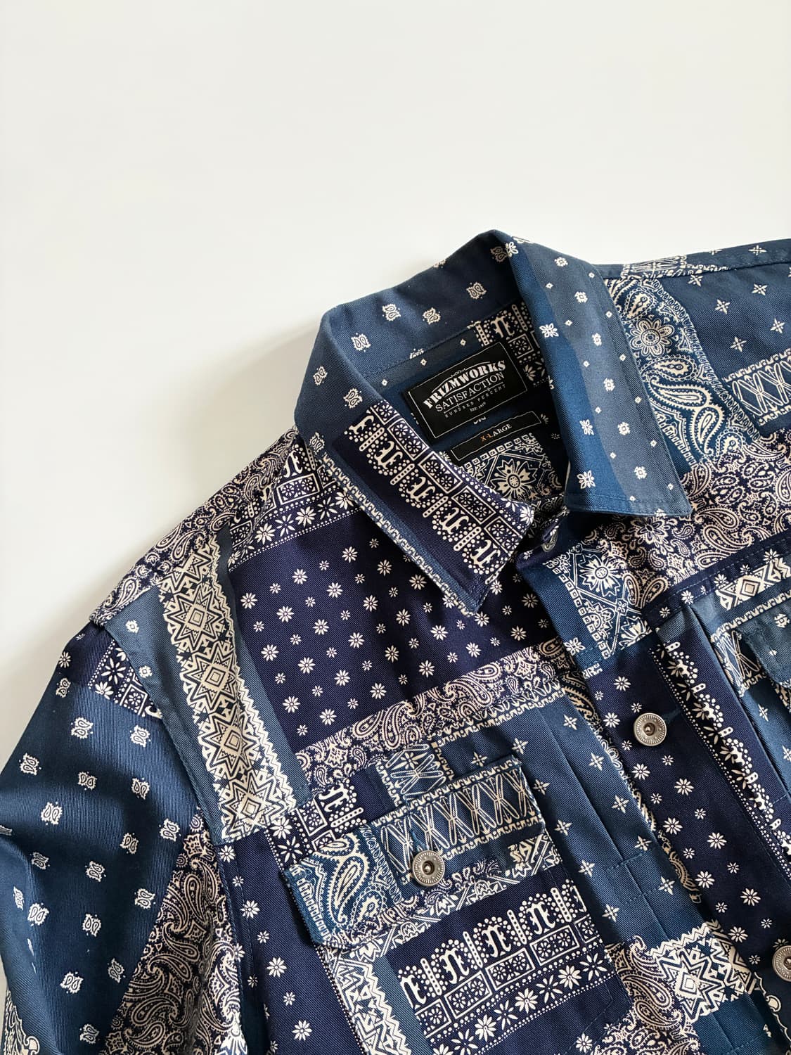 프리즘웍스 페이즐리 반다나 트러커 자켓 상품이미지3