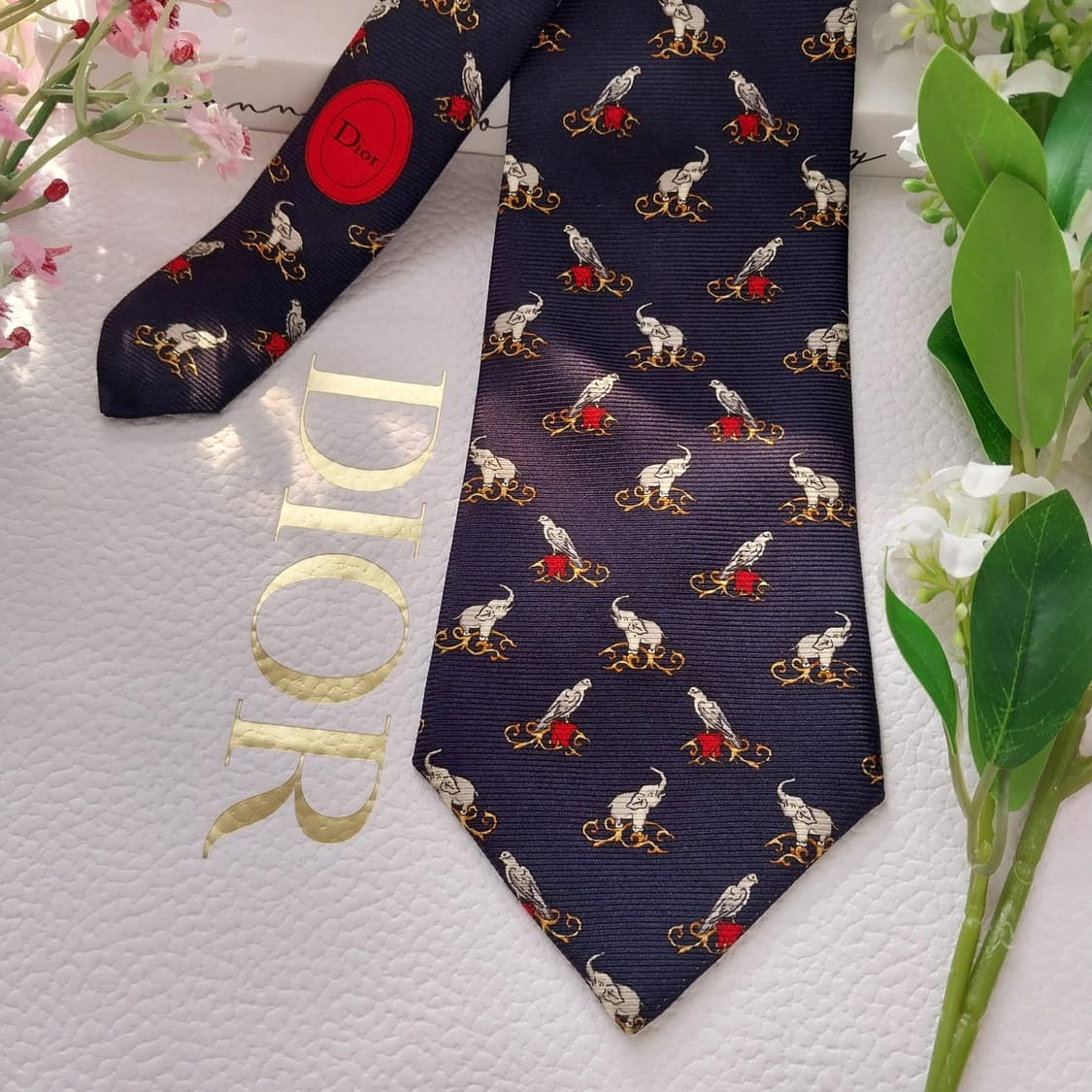디올 실크 네이비 코끼리 패턴 넥타이 9.8cm A+등급 K1629
 상품이미지3