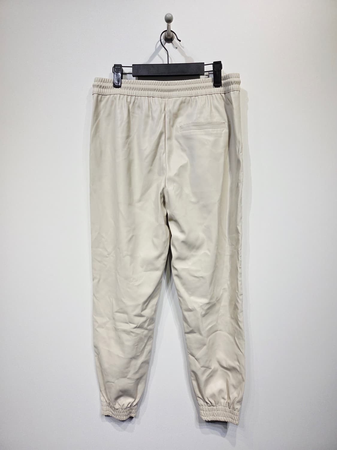 자라 가죽코팅 아이보리 조거 팬츠_28 상품이미지5