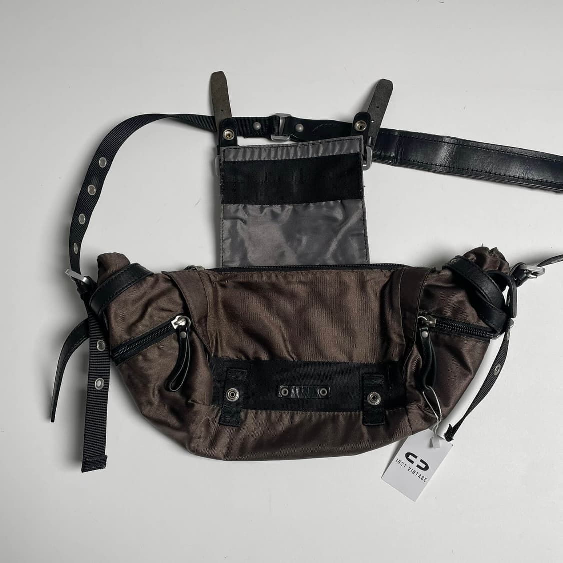 Tough jeansmith 크로스 패턴 크로스백 상품이미지4