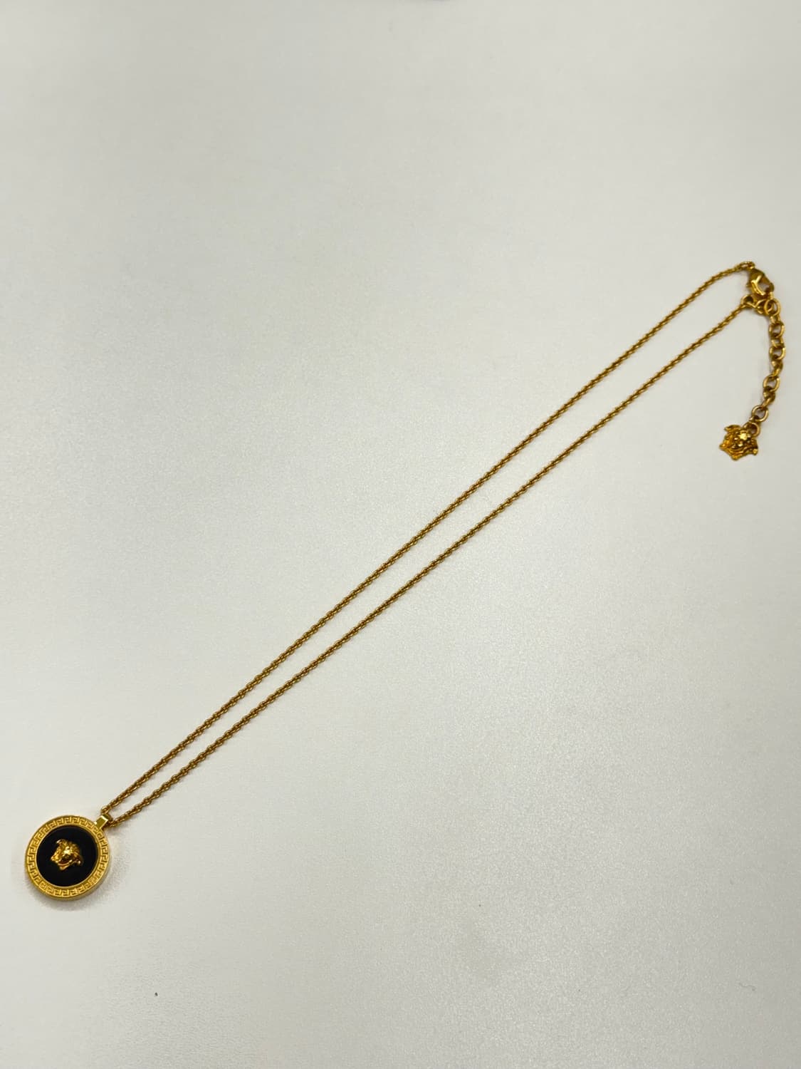 [OS] 베르사체 메두사 에나멜 목걸이 상품이미지2