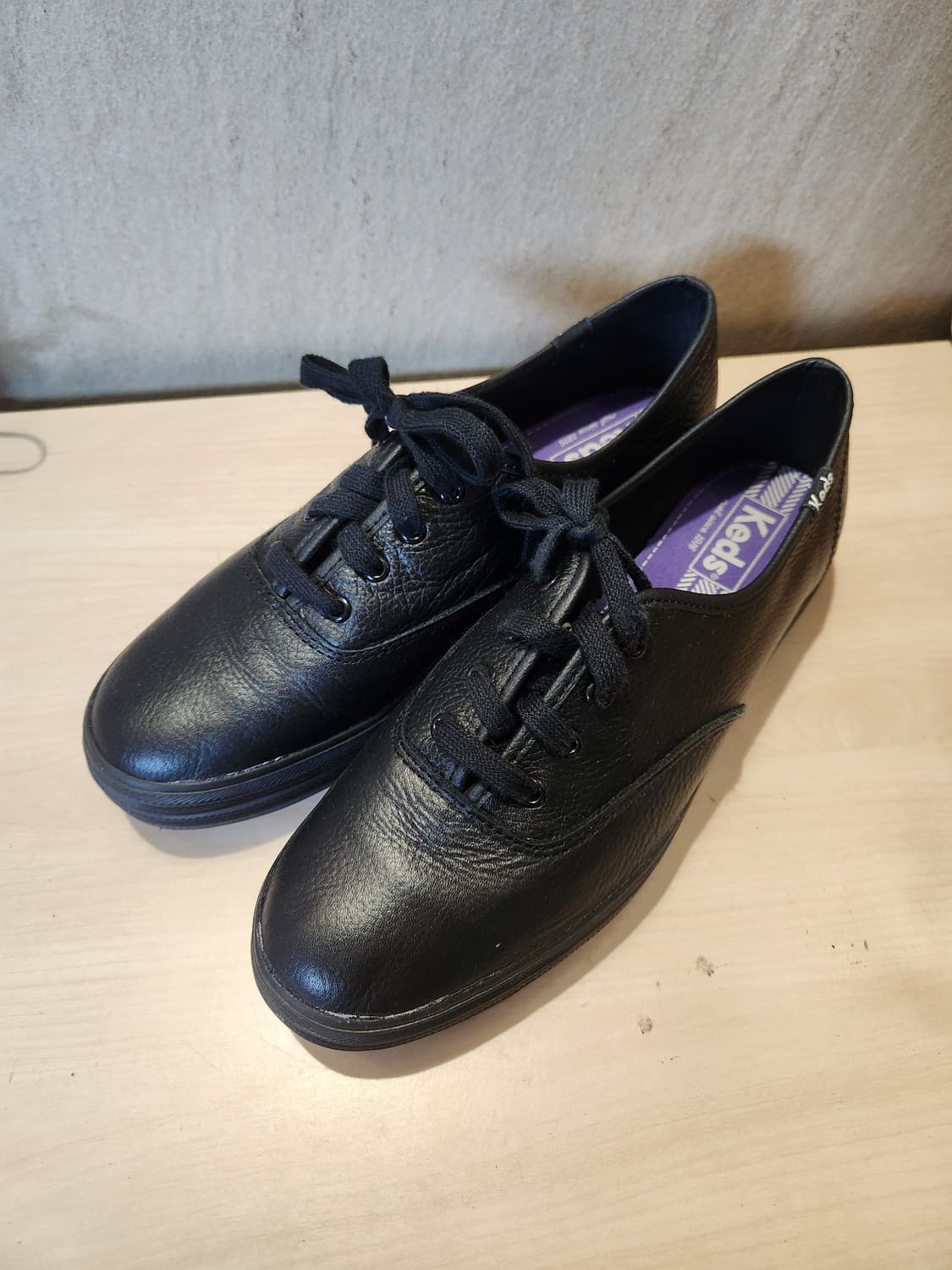  Keds 블랙 레더 스니커즈 39사이즈 (컨디션 A급)” 상품이미지4