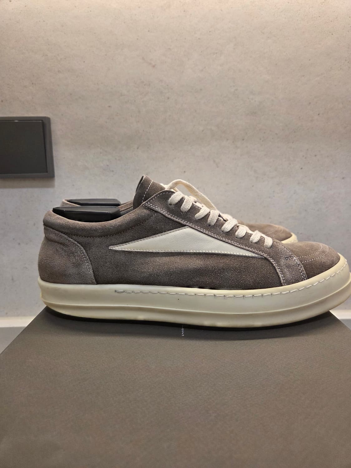 릭오웬스 릭반스 더스트 스웨이드 42  상품이미지2