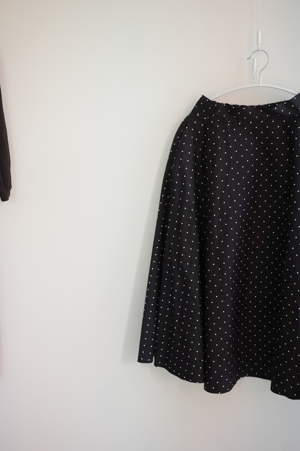 unique 
• 블랙 플리츠 도트 스커트 상품이미지3
