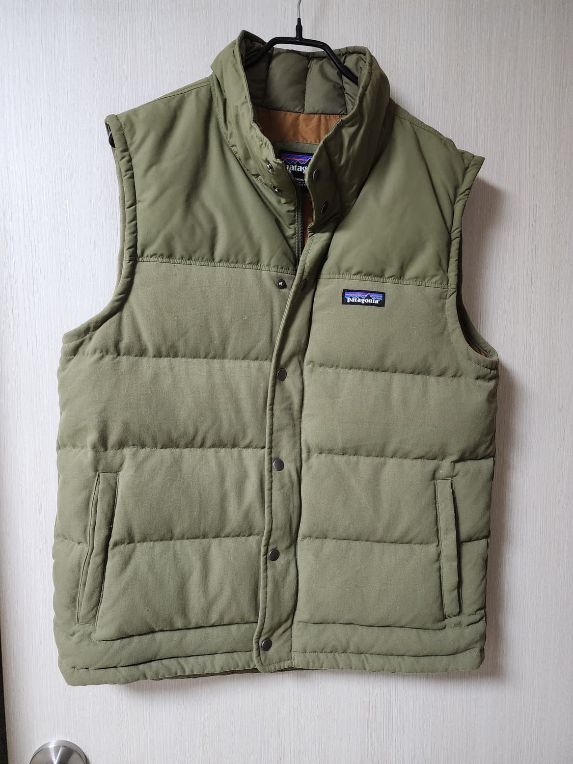 파타고니아 올리브 다운  패딩 조끼 M 상품이미지1