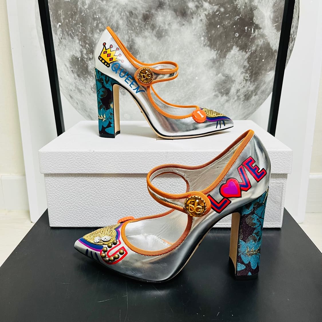 정품 36.5) 돌체앤 가바나 실버 실크 패턴 자수 펌프스 구두 상품이미지1