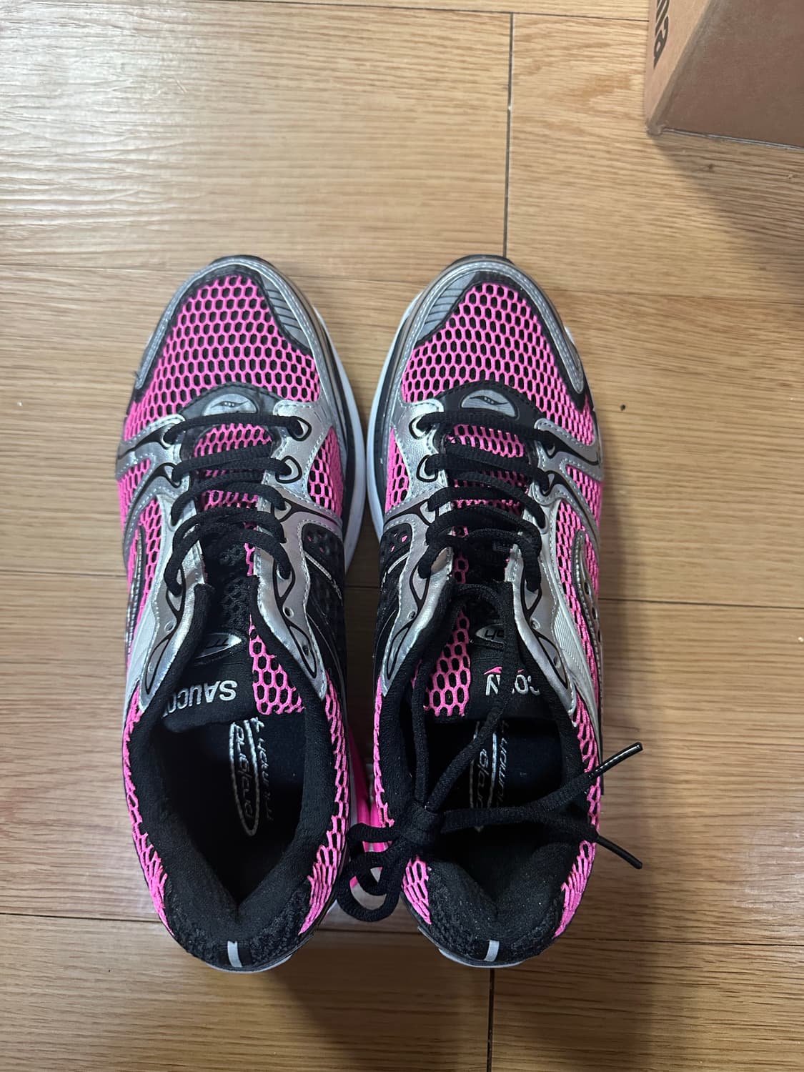 255 서코니 써코니 saucony 프로그리드 핑크 실버 러닝화 스니커즈 상품이미지6