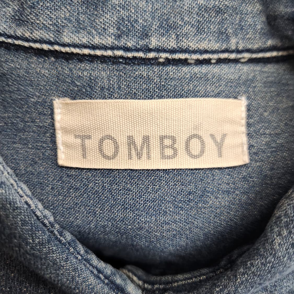 TOMBOY 톰보이 자수 디테일 데님 반팔 셔츠 M 상품이미지5