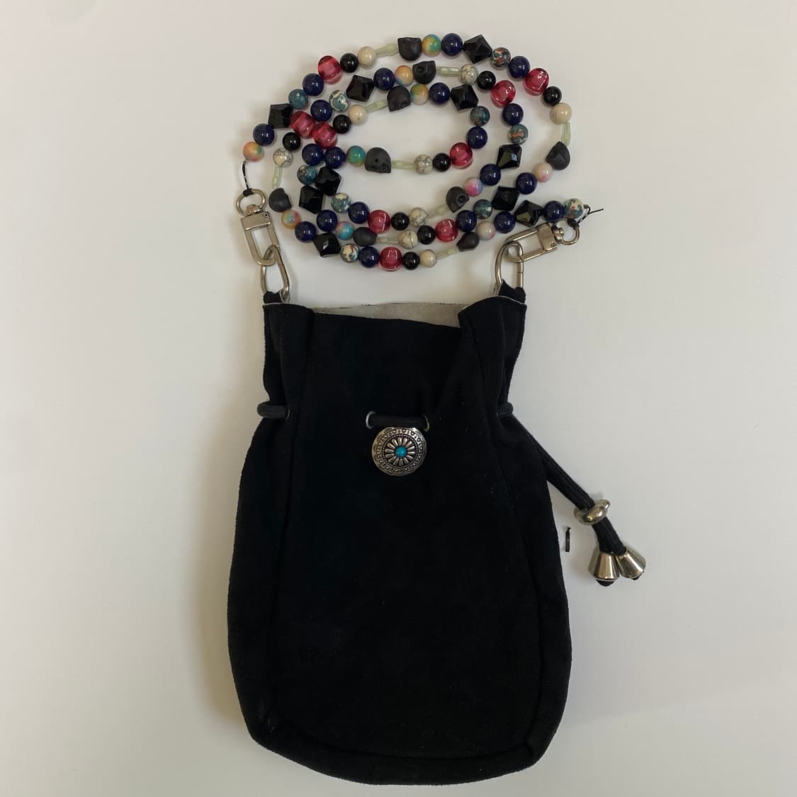 에스닉 콘초 디테일 스웨이드 비즈 크로스백 상품이미지4