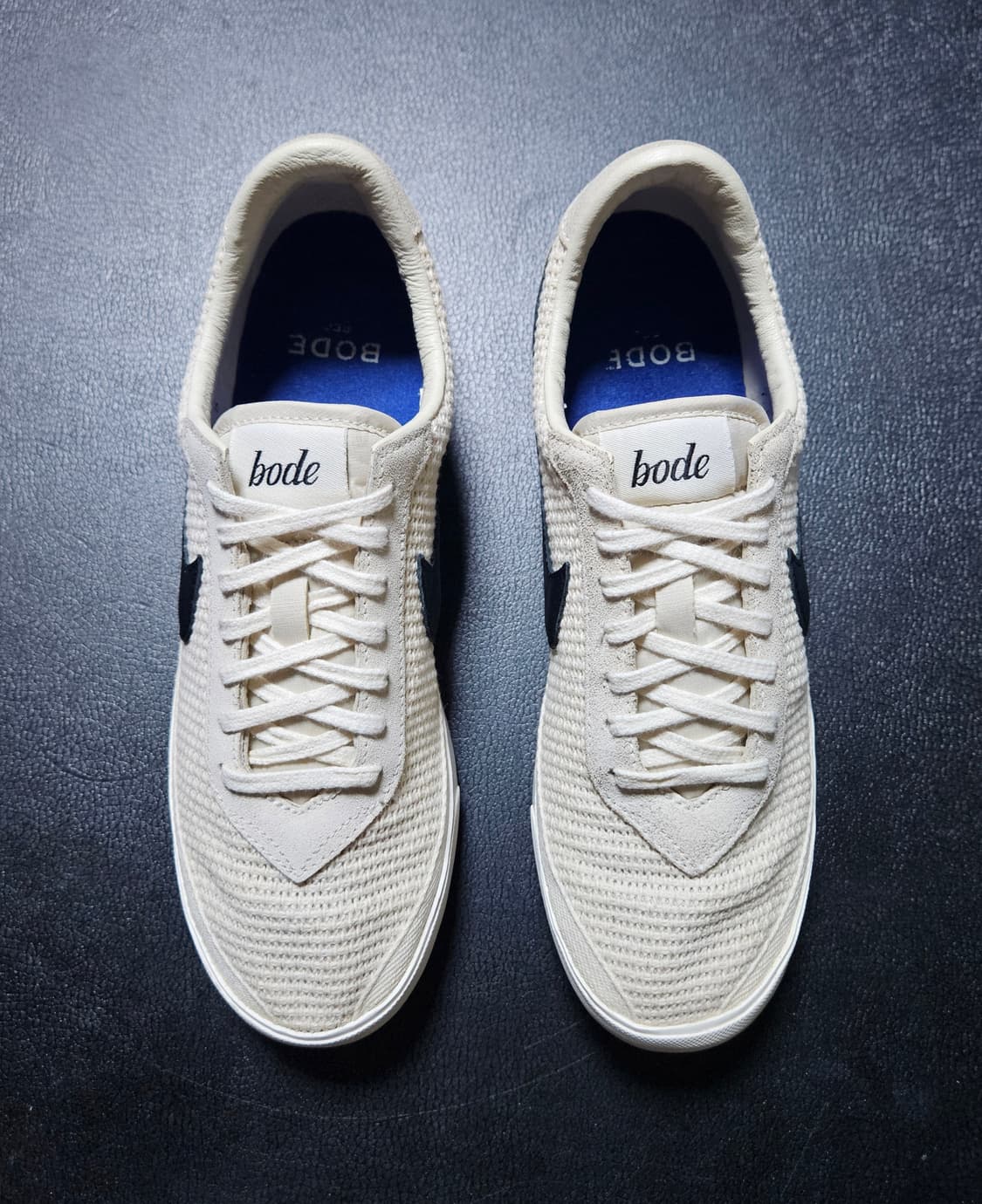 255 나이키 X 보디 아스트로그래버 라이트 크림 앤 블랙 상품이미지2