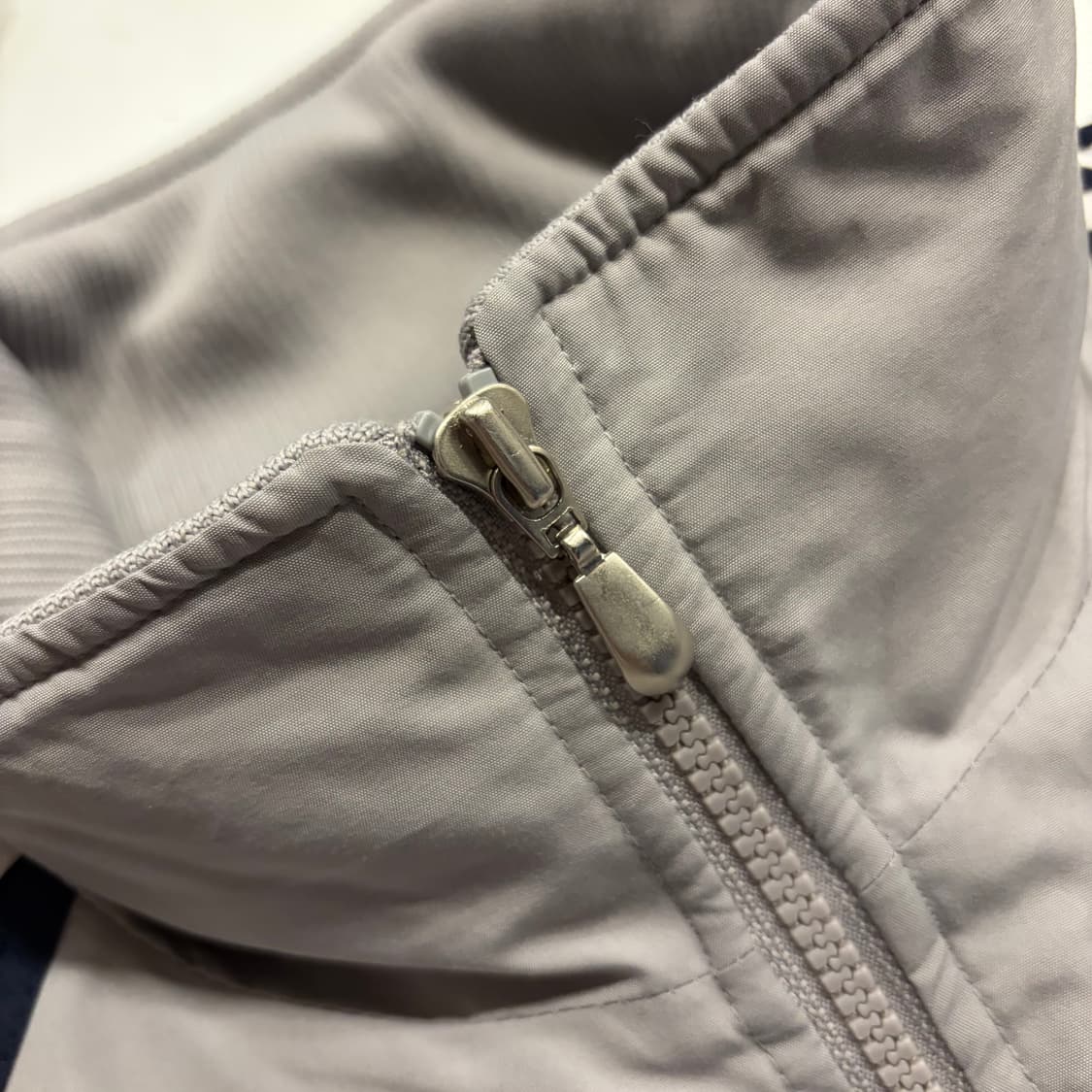 [110] 아디다스 올드스쿨 투톤 바람막이 누빔 자켓 그레이 C198 상품이미지5