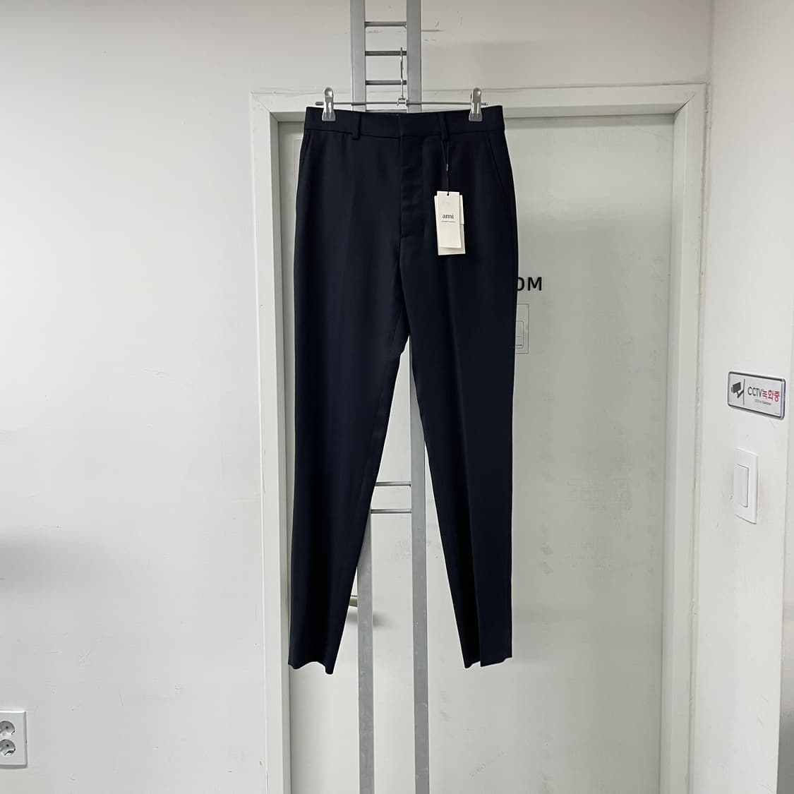 AMI 아미 네이비 슬랙스 새상품 34(W) 상품이미지1
