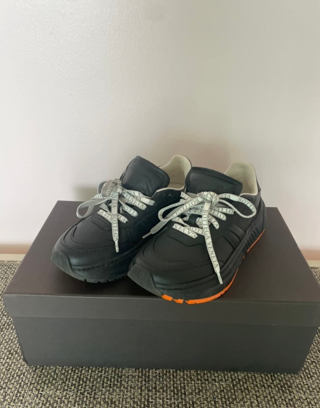 보테가베네타 스피드스터 블랙 스니커즈 상품이미지1