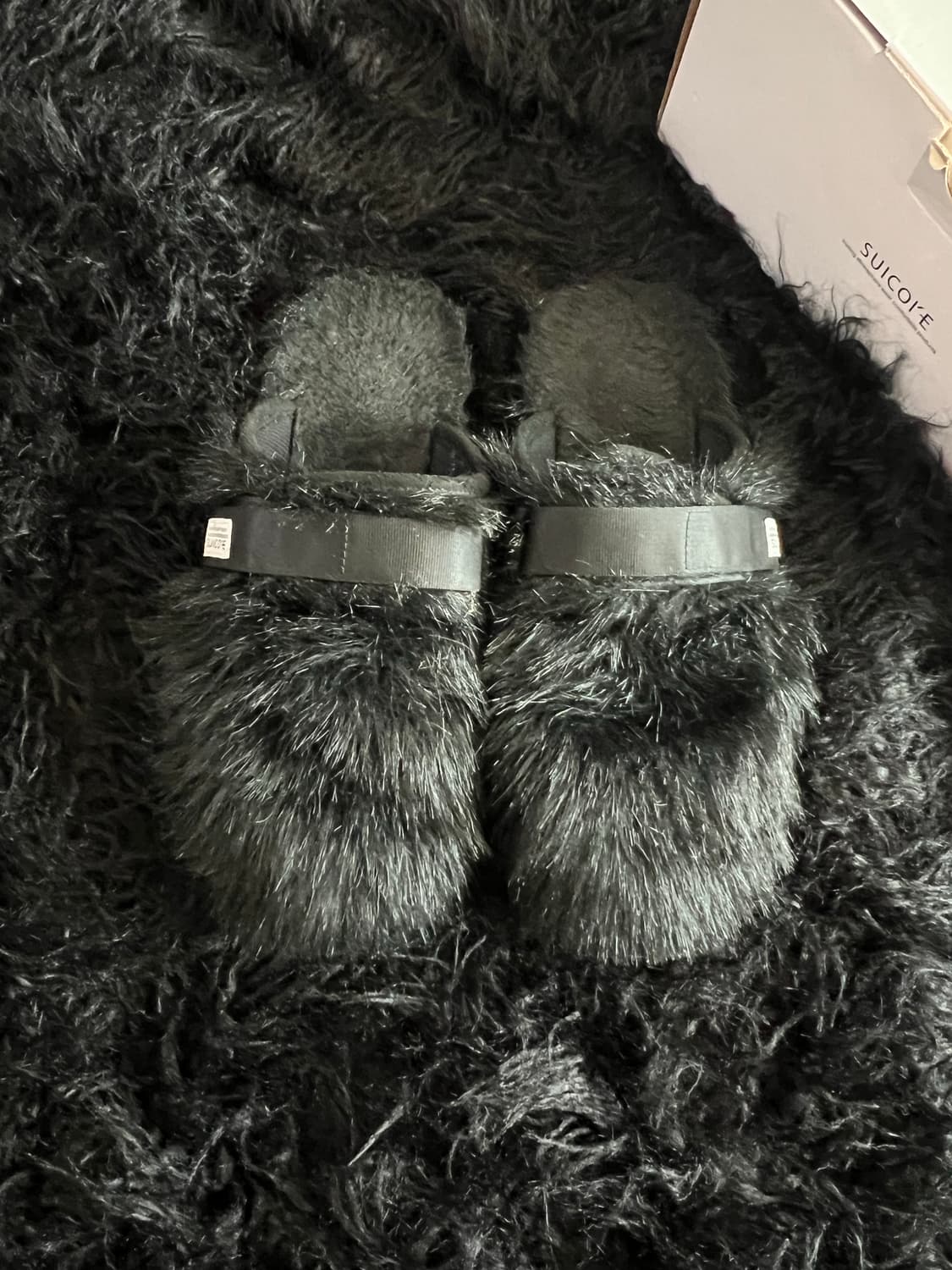 수이코크 텍스처드 퍼 슬라이드 상품이미지1