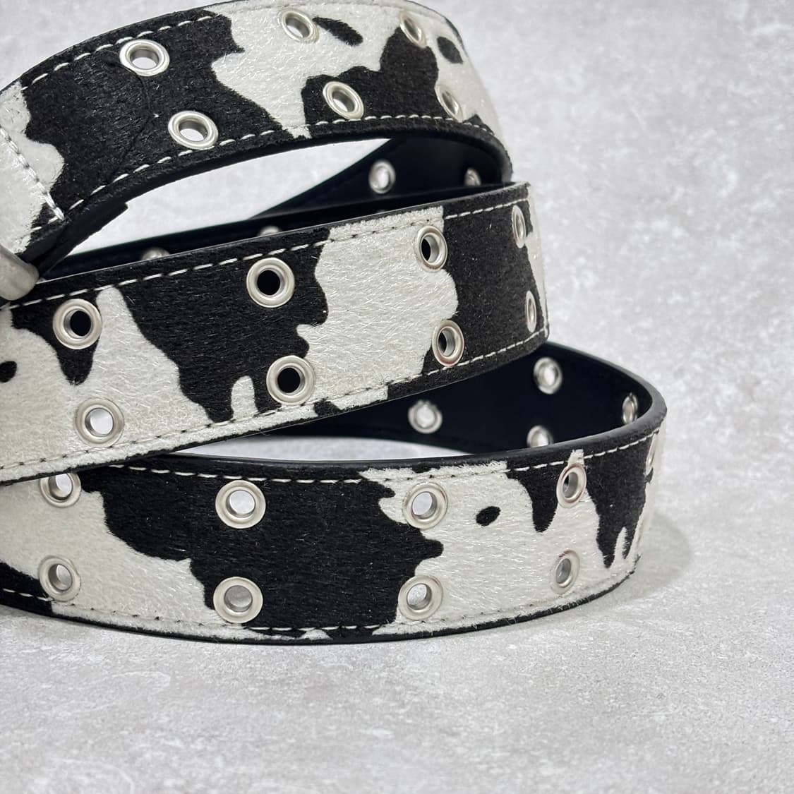 Oribell 스포티드 카우 송치털 아일렛 스터드 롱 벨트 상품이미지10