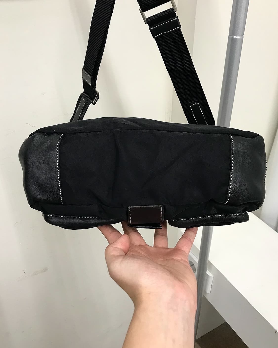 프라다 포코노 버클 크로스백 가방 상품이미지4