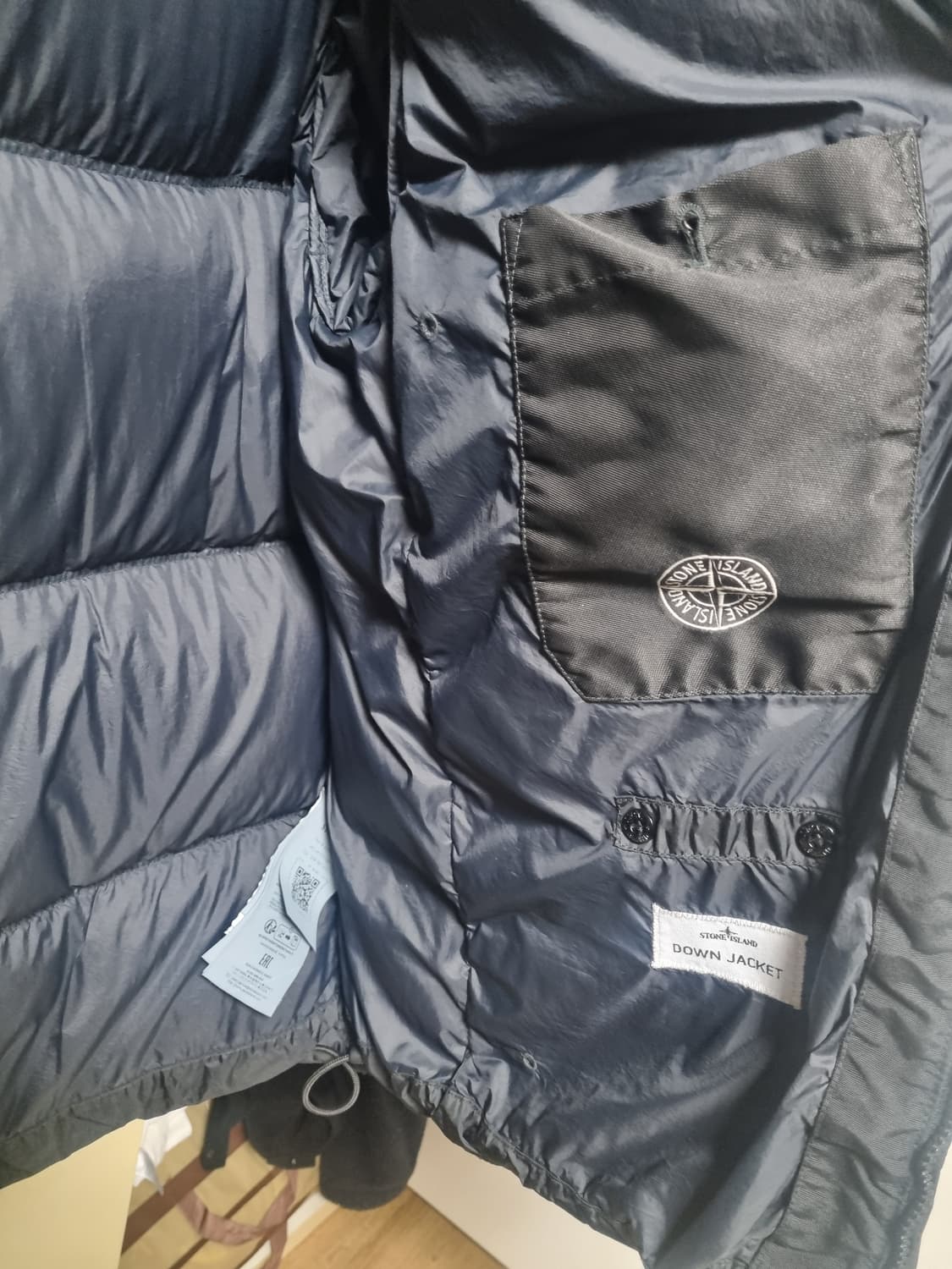 스톤아일랜드 25fw 크링클랩스 L사이즈 상품이미지2