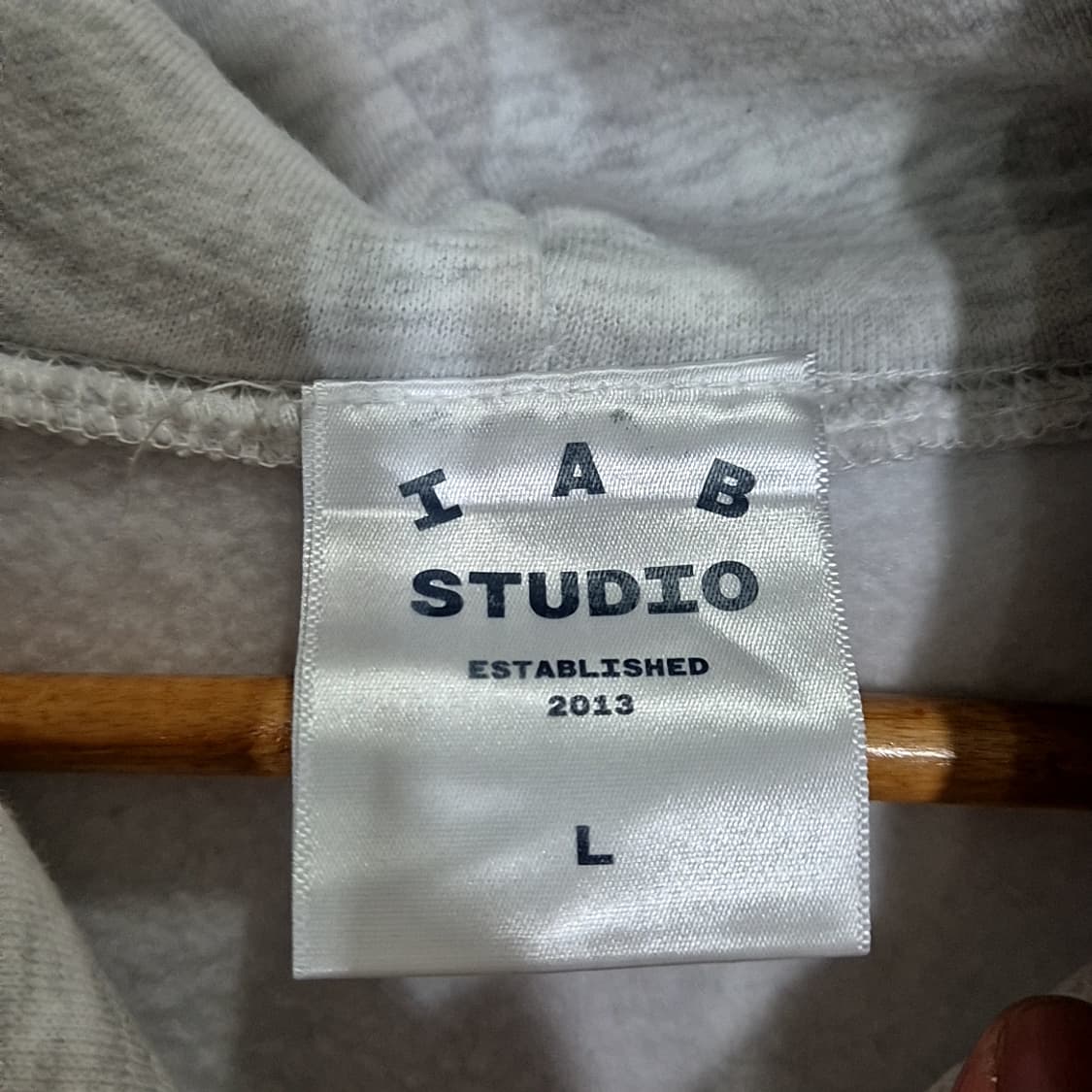 IAB STUDIO 아이앱 스튜디오 빅 로고 후드티 상품이미지5