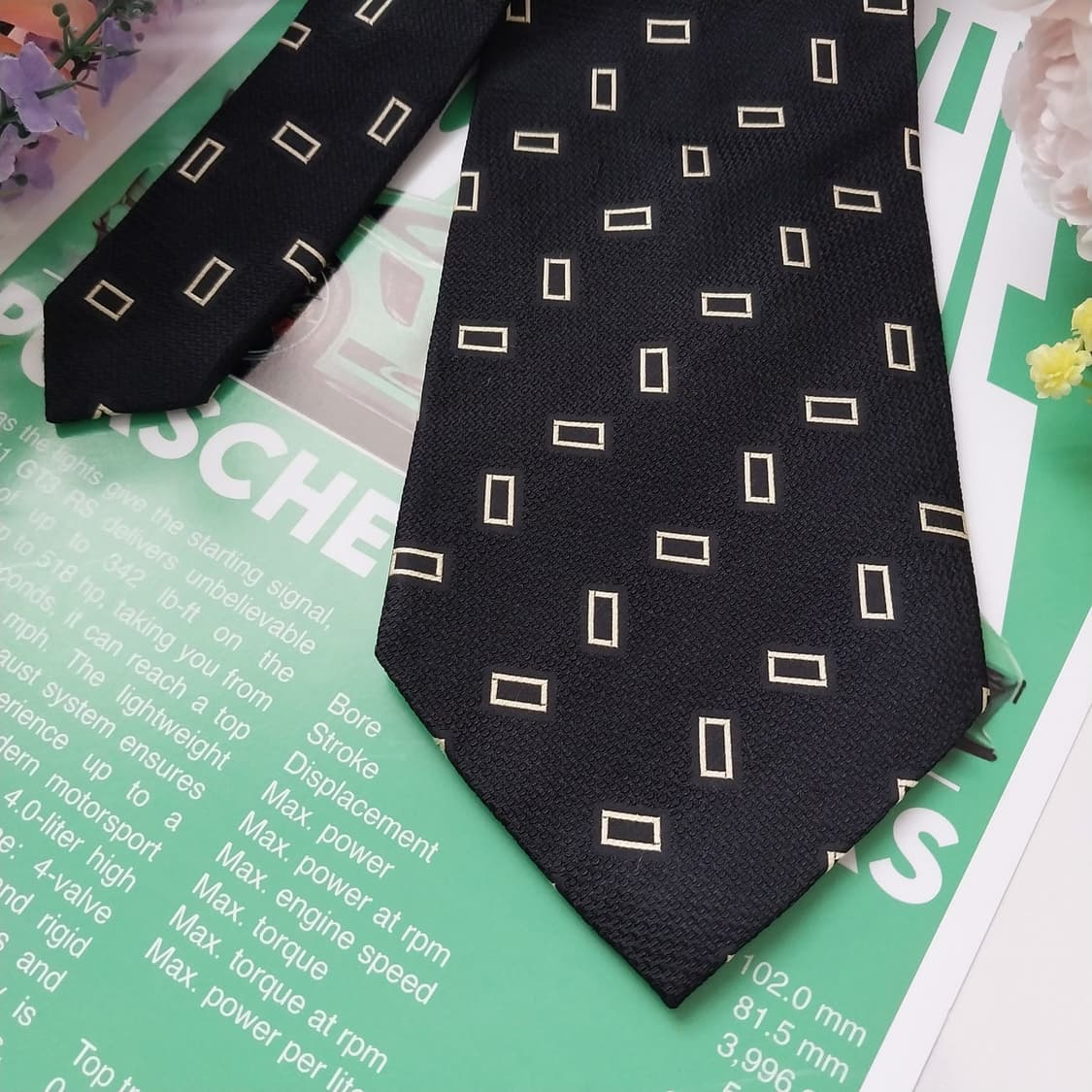샤를주르당 실크 네이비 사각 패턴 넥타이 9.5cm A+등급 K1214
 상품이미지5
