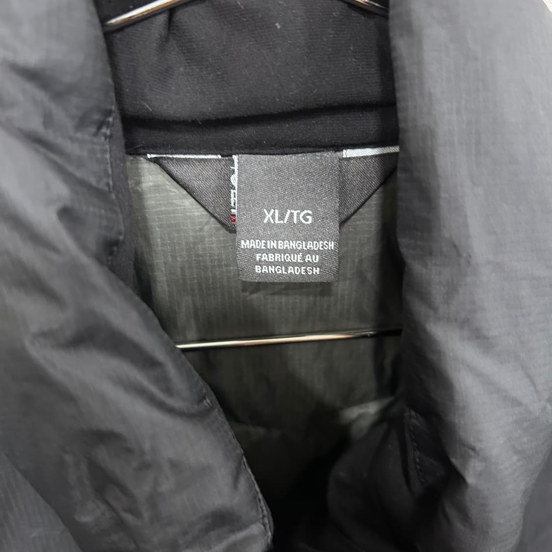 아웃도어리서치 구스다운 사선퀼팅 경량패딩 상품이미지3