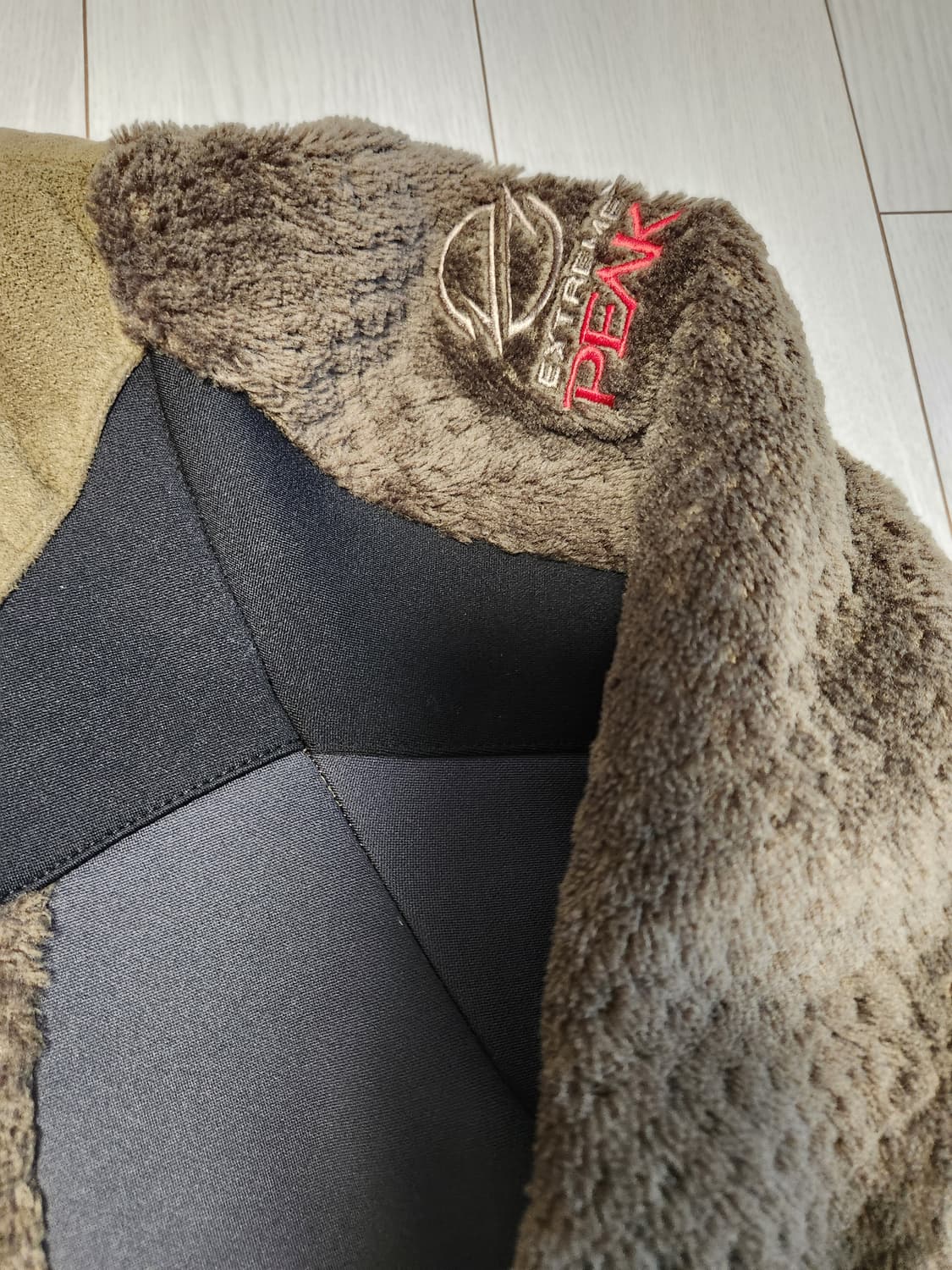 블랙야크 본딩 플리스 하이브리드 미드레이어형자켓 사이즈100

녹색빛깔  상품이미지6