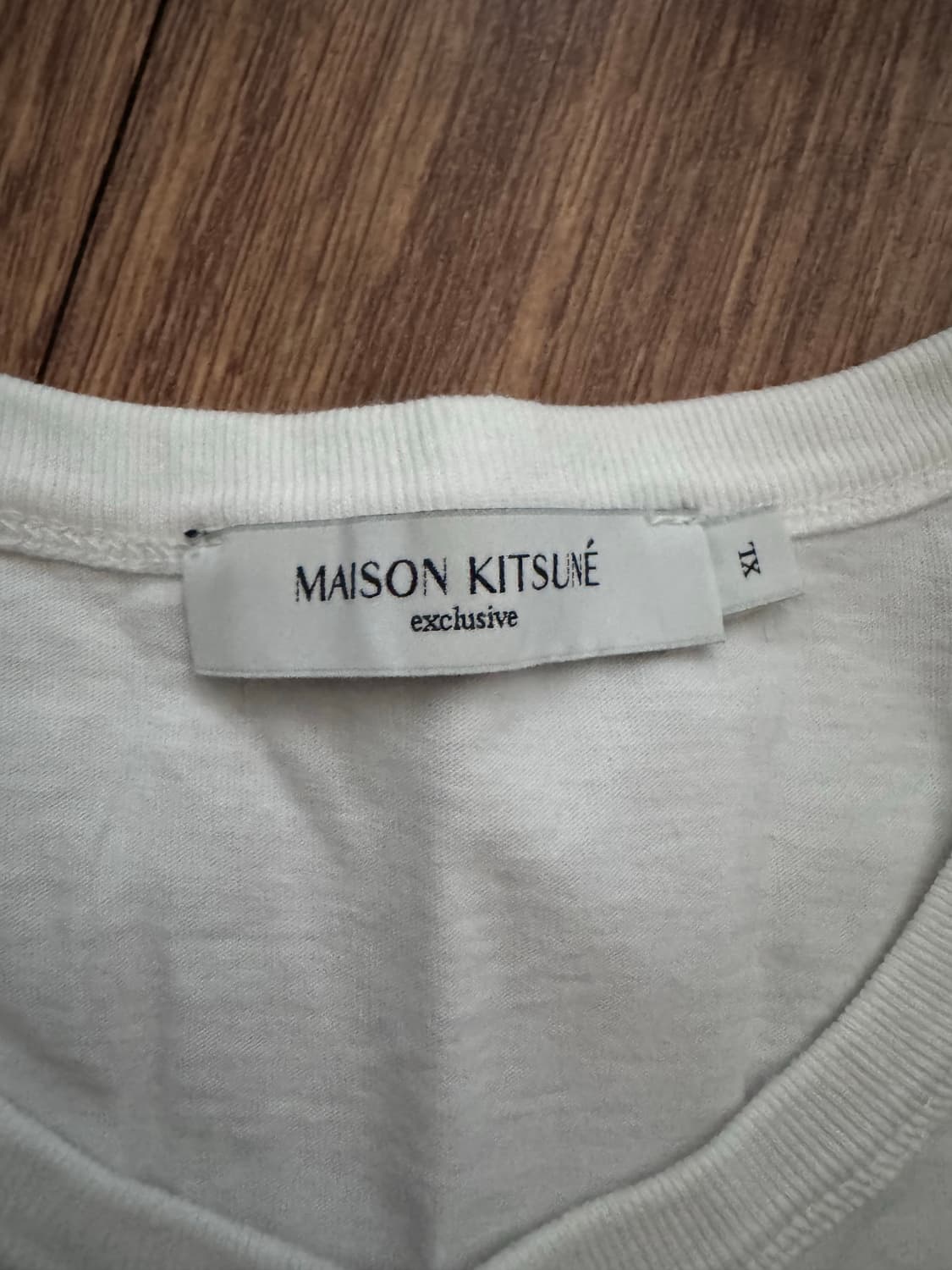 메종키츠네 레인보우 폭스 자수 반팔티 팝니다 상품이미지3