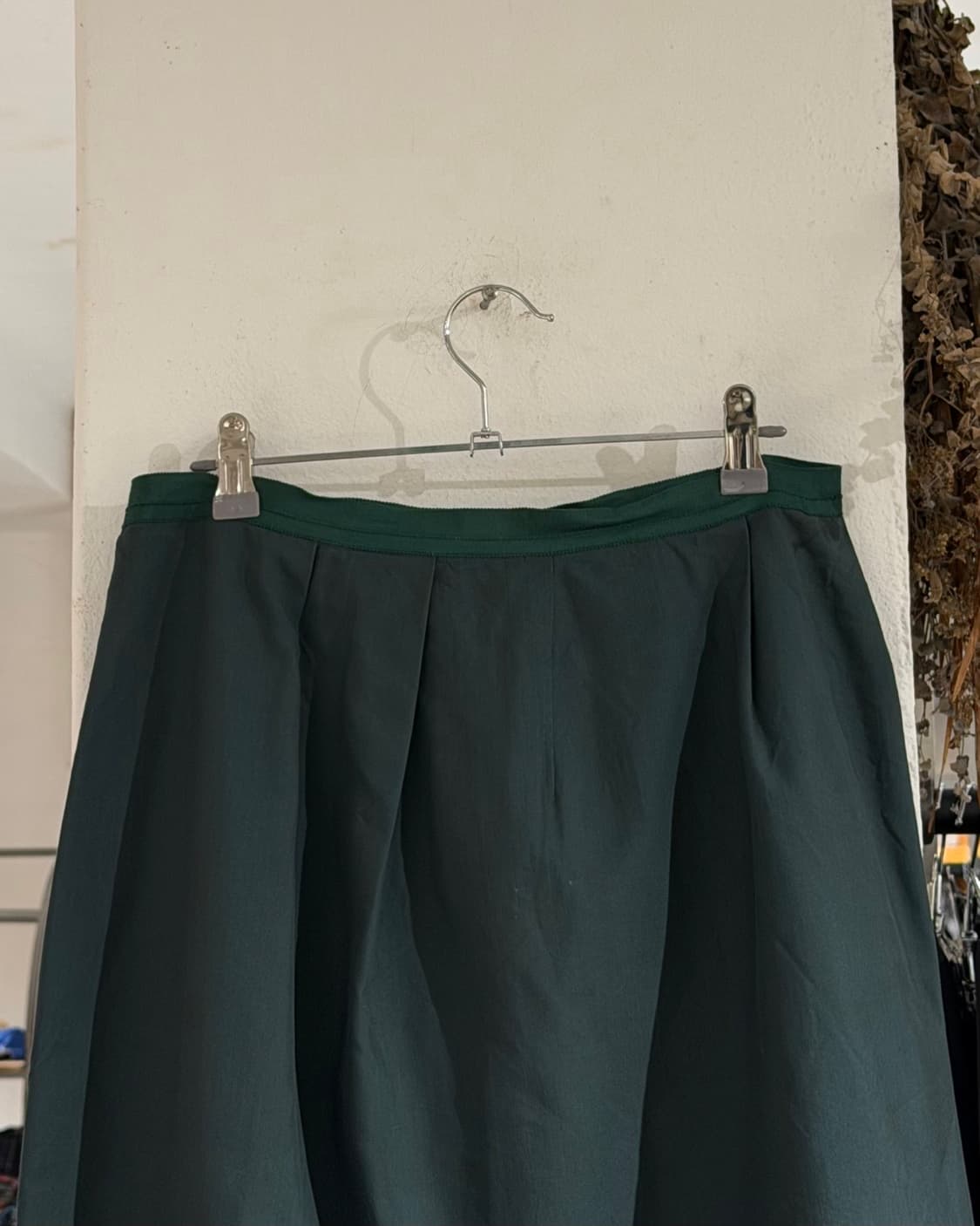 드리스 반 노튼 다크그린 핀턱 플레어 미디 스커트 상품이미지2