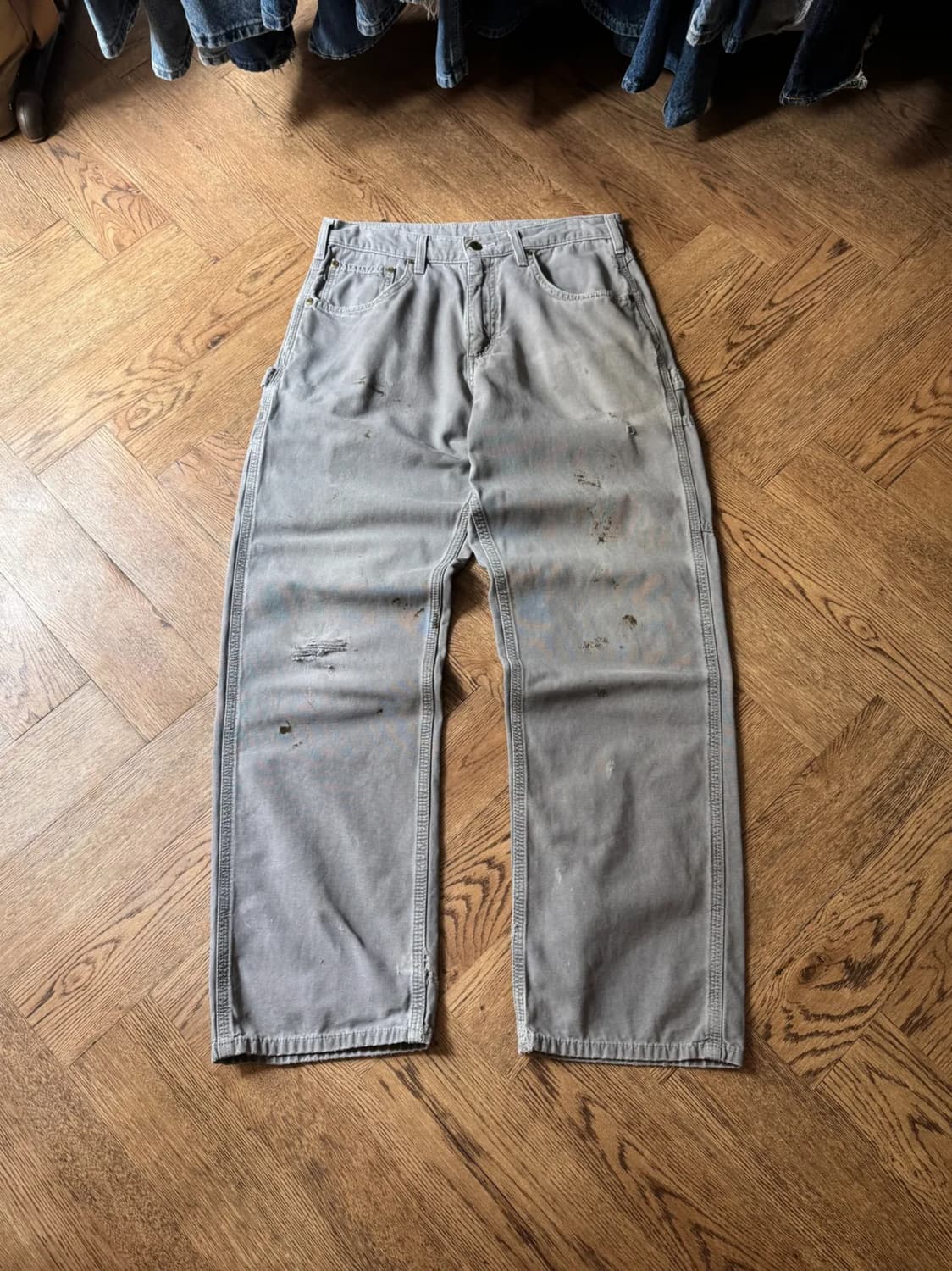 [32]칼하트 USA 더티 데미지드 차콜 싱글니 카펜터 워크 팬츠 상품이미지1