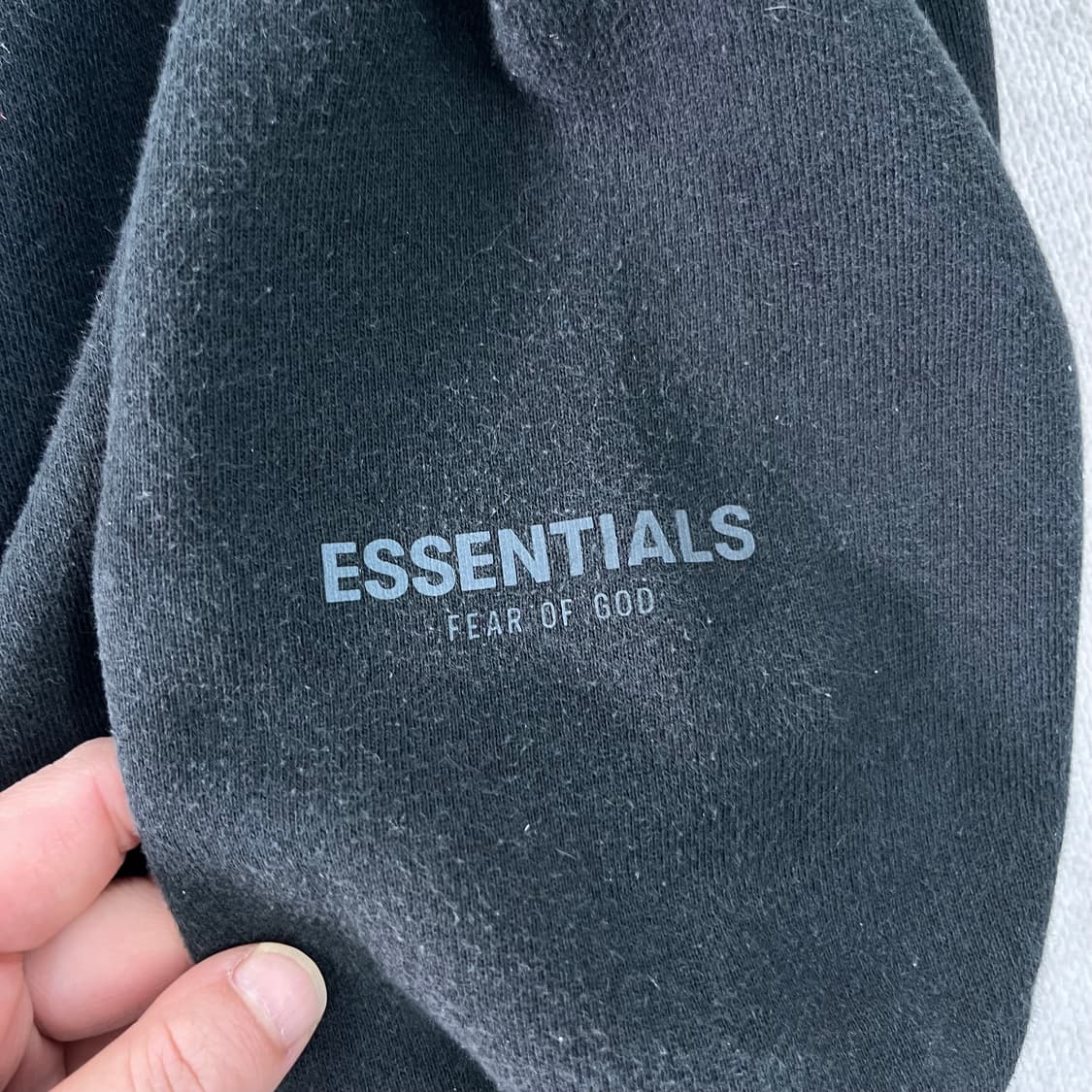 100 피오갓 에센셜 스몰로고 후드티 상품이미지5