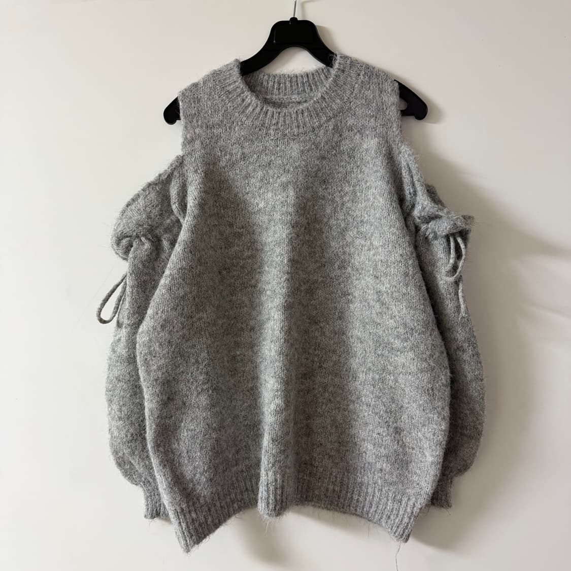 새상품 여자 오프숄더 니트 (그레이) 상품이미지1