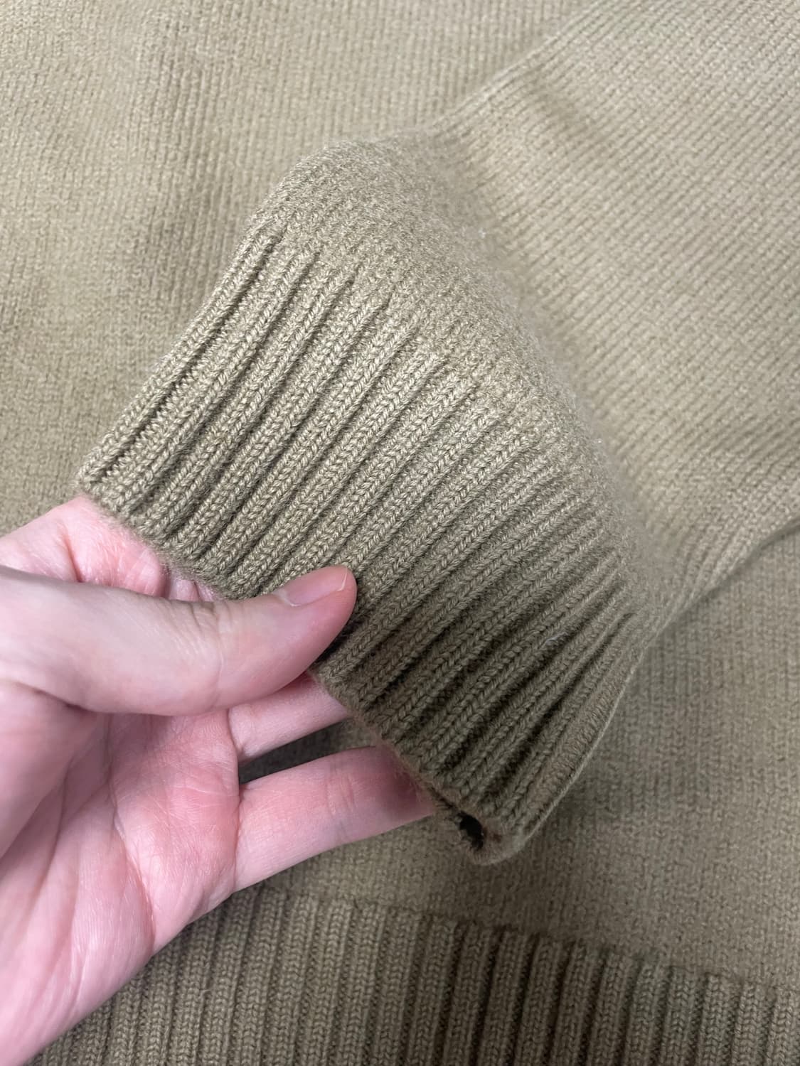 아미 빅하트 터틀넥 올리브L 상품이미지3