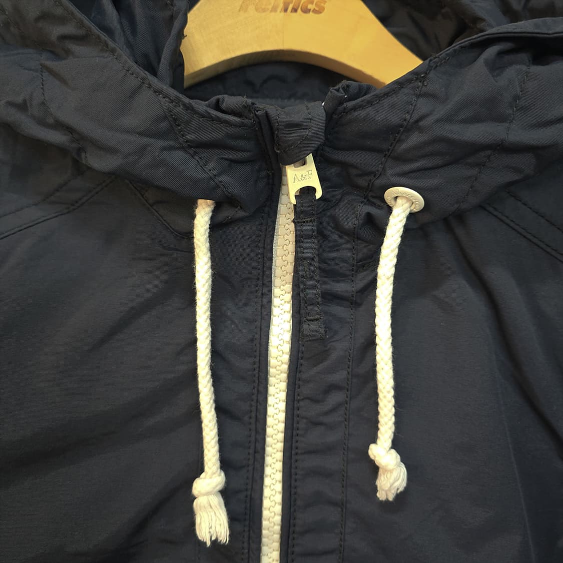 아베크롬비앤피치(Abercrombie & Fitch) 후드 바람막이 M 상품이미지3